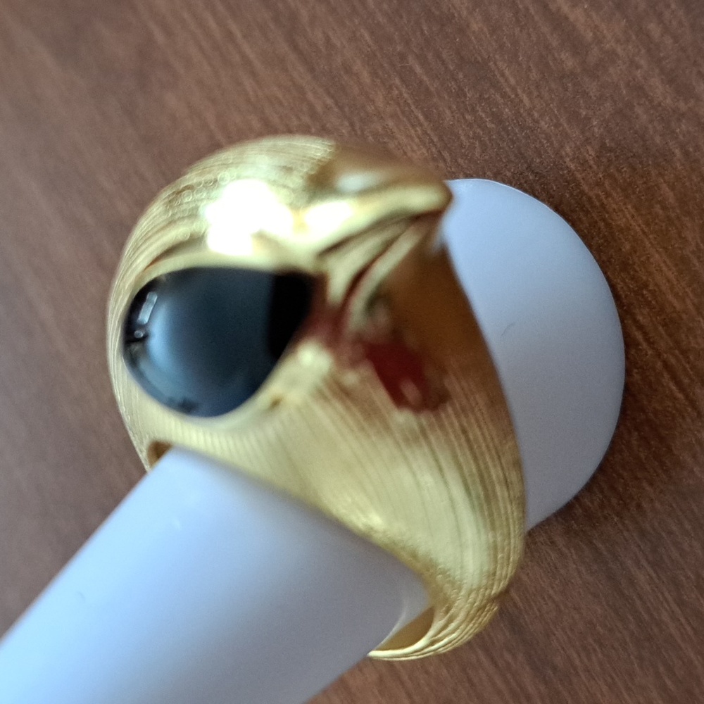 Elegant Gold and Black Women's Ring 8 - Picture 3 of 3